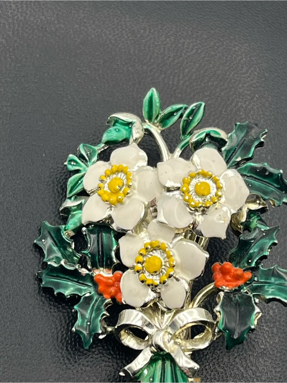 Exquisite brand Christmas flower holly enamel gold tone red green brooch pin